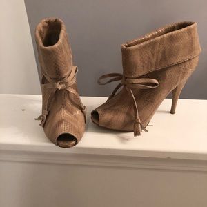 Rachel Roy booties
